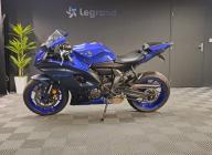 YAMAHA R7